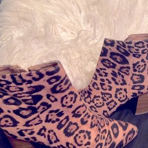 Leopard boots